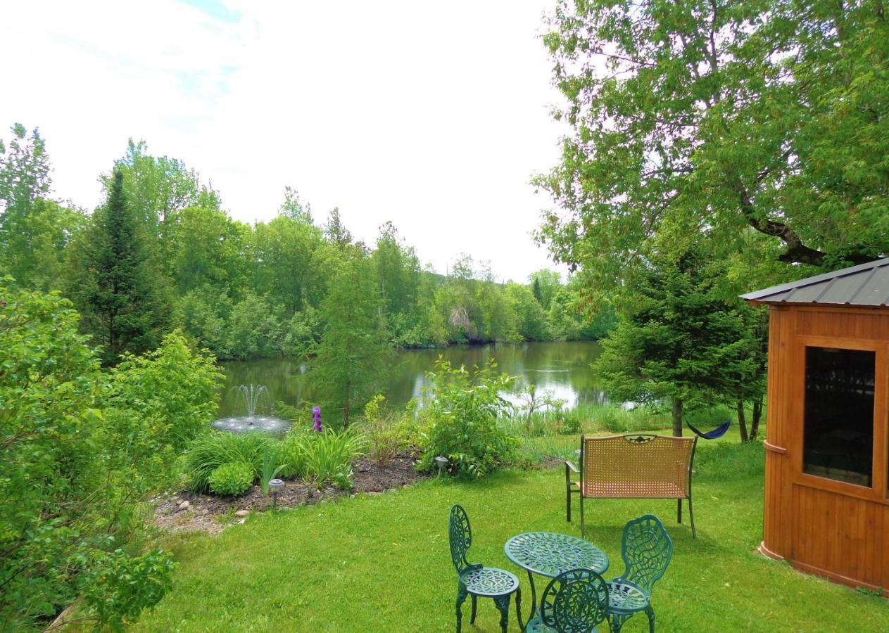Motel Des Deux Lacs Waterloo Dış mekan fotoğraf