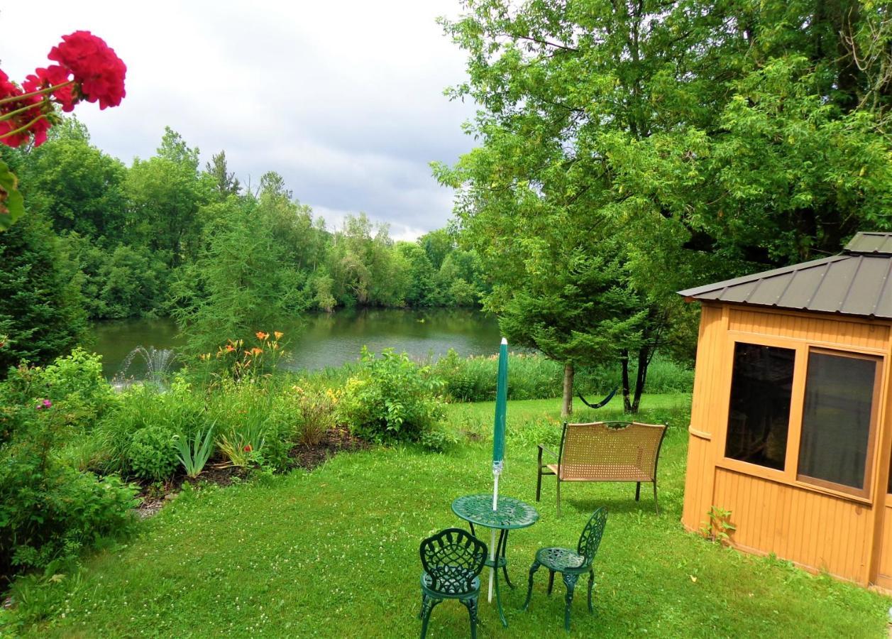 Motel Des Deux Lacs Waterloo Dış mekan fotoğraf