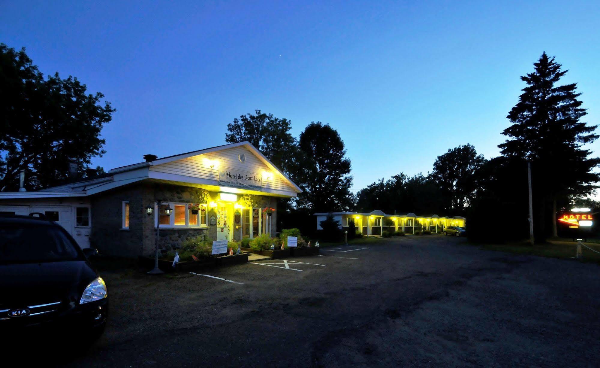 Motel Des Deux Lacs Waterloo Dış mekan fotoğraf
