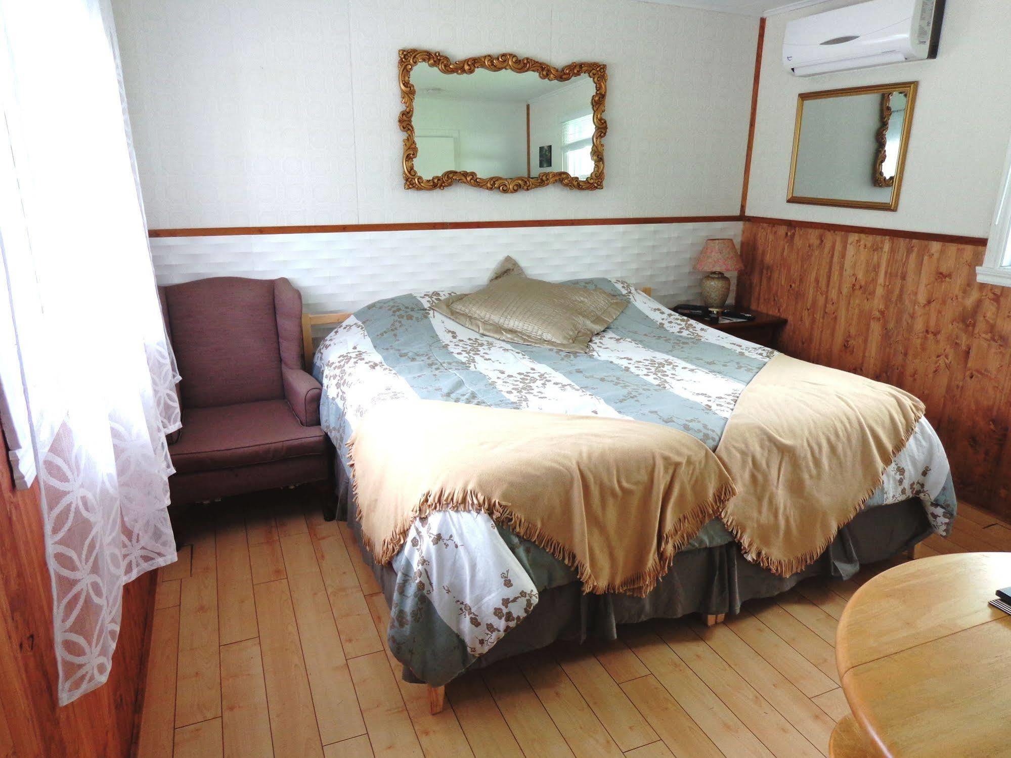 Motel Des Deux Lacs Waterloo Dış mekan fotoğraf