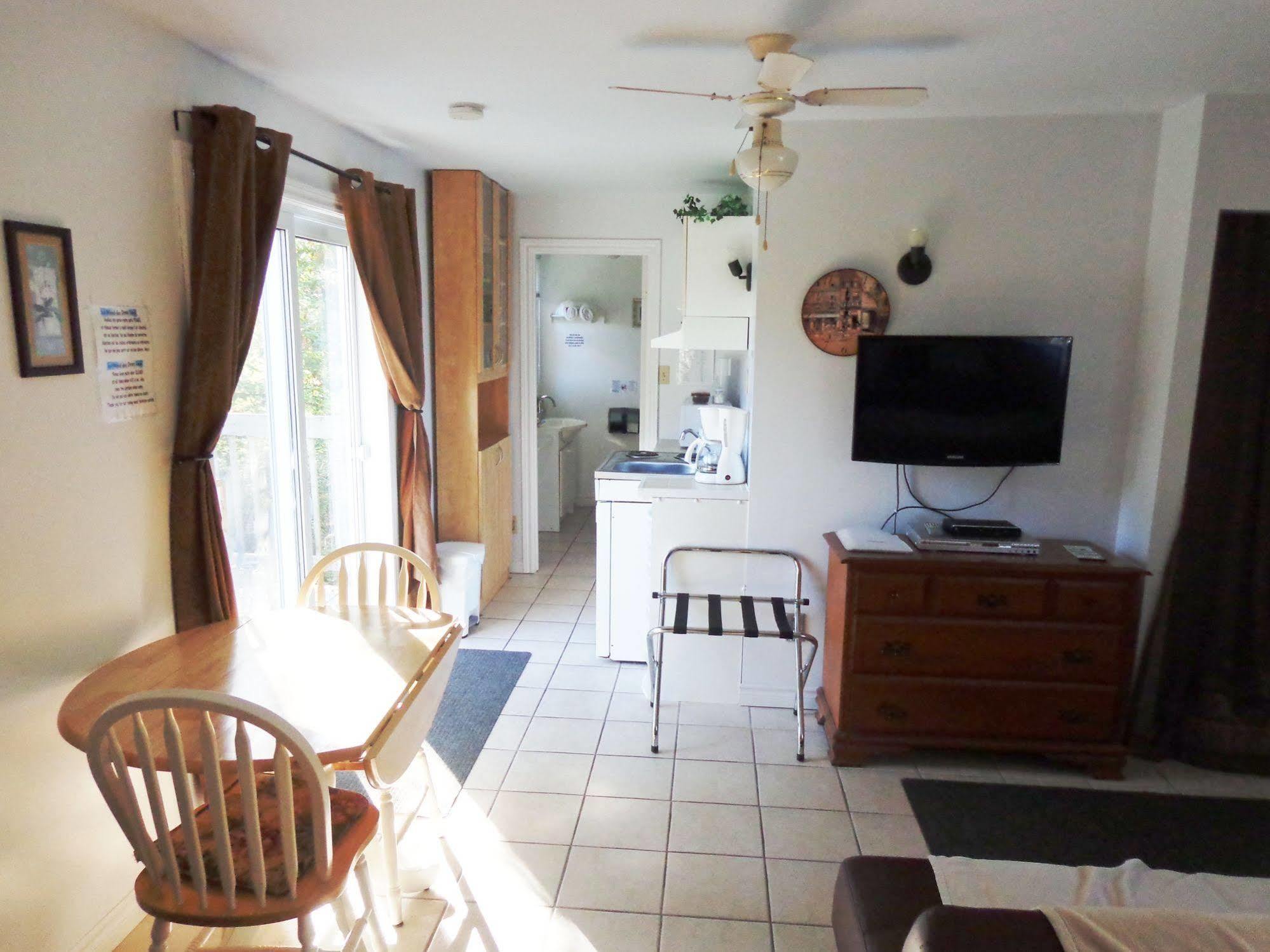 Motel Des Deux Lacs Waterloo Dış mekan fotoğraf