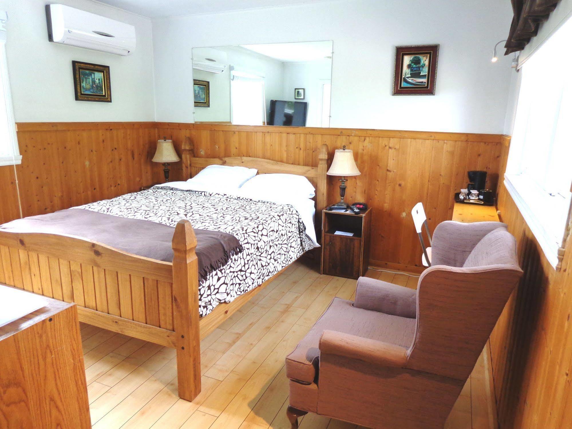 Motel Des Deux Lacs Waterloo Dış mekan fotoğraf