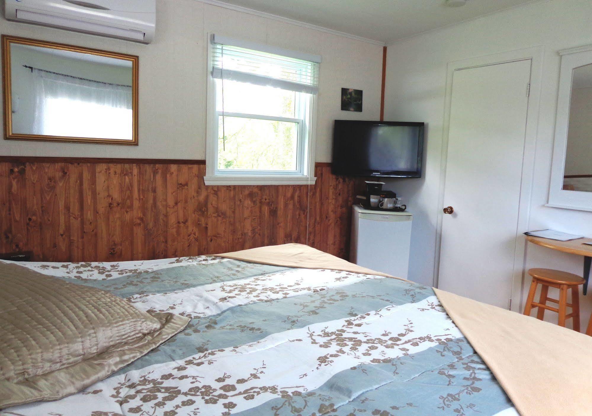 Motel Des Deux Lacs Waterloo Dış mekan fotoğraf