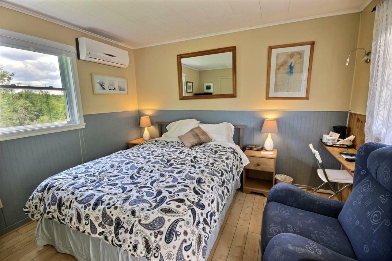 Motel Des Deux Lacs Waterloo Dış mekan fotoğraf